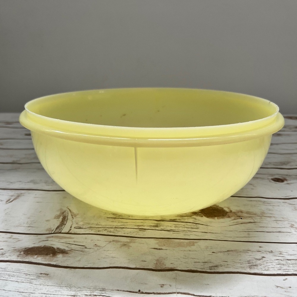 Tupperware Fix-N-Mix Mixing Bowl Yellow Vintage Large 12 Inch
